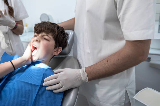 Best Emergency Dental Care for Broken or Chipped Teeth in Hamburg, IA